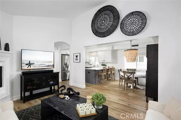 Corona Del Mar (newport Beach), CA 92625,618 Iris Avenue #B