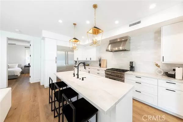 Corona Del Mar (newport Beach), CA 92625,513 Jasmine #B