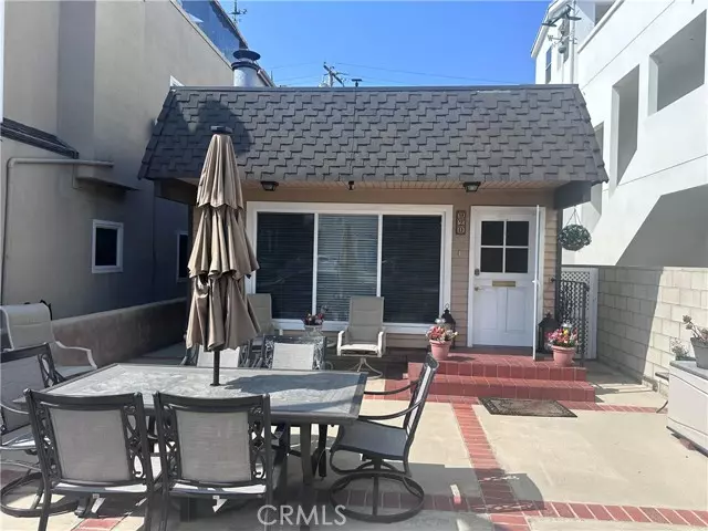 Newport Beach, CA 92661,920 W Balboa