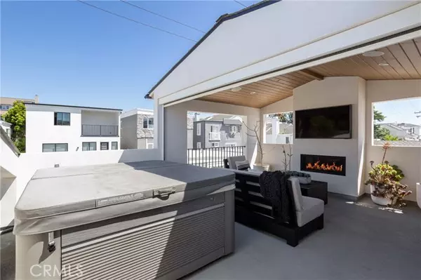 Corona Del Mar (newport Beach), CA 92625,714 Iris Avenue