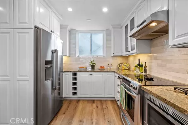 Corona Del Mar (newport Beach), CA 92625,739 Avocado