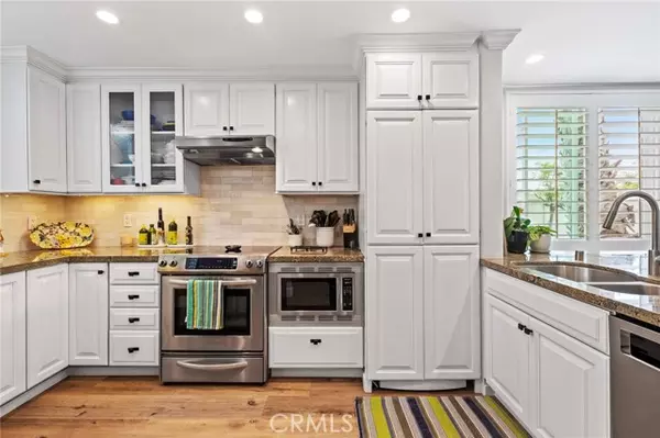 Corona Del Mar (newport Beach), CA 92625,739 Avocado