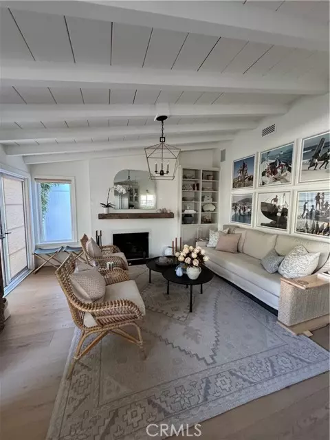 Corona Del Mar (newport Beach), CA 92625,718 Fernleaf