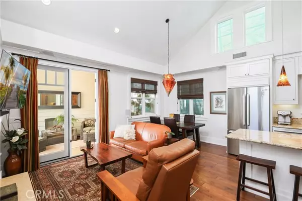 Corona Del Mar (newport Beach), CA 92625,516 Poinsettia #B