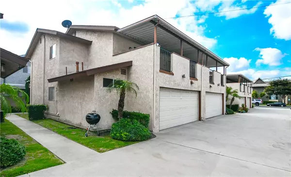 Downey, CA 90242,8105 Orange St