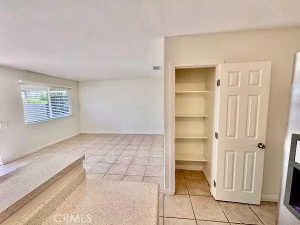 Palm Desert, CA 92260,74402 Abronia #7