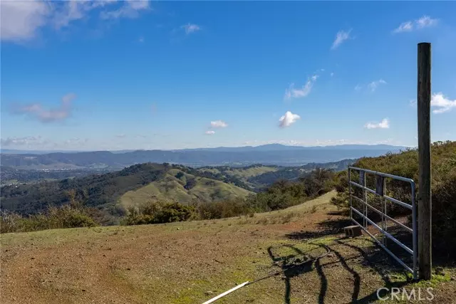 13730 Falcon Road, Atascadero, CA 93422