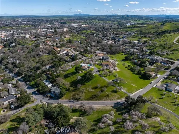 Paso Robles, CA 93446,1026 Merry Hill Road