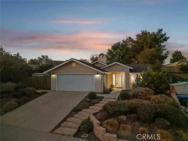 829 Crazy Horse Drive, Paso Robles, CA 93446