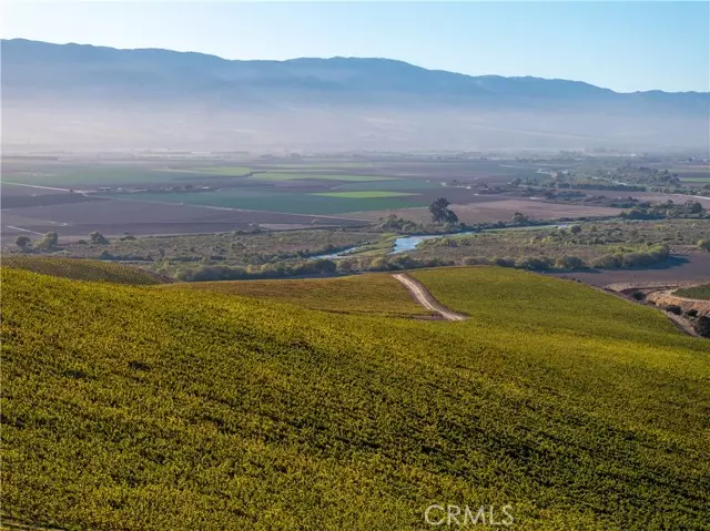 Soledad, CA 93960,36527 Metz