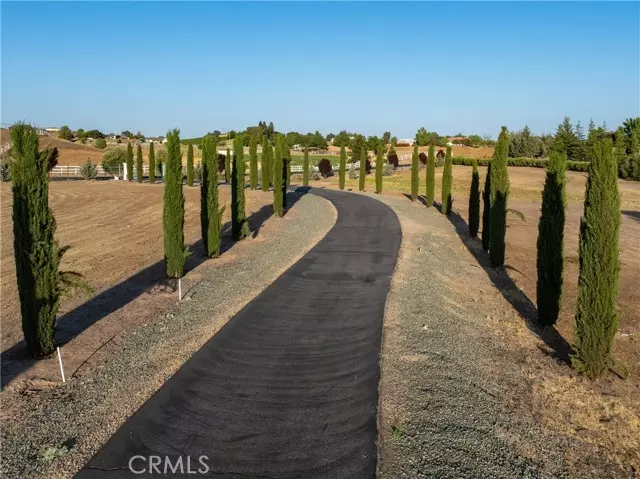 5570 Rancho La Loma Linda Drive, Paso Robles, CA 93446