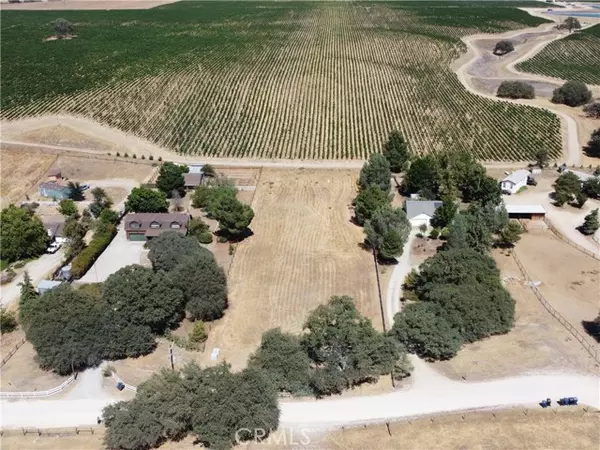 Paso Robles, CA 93446,5710 Fa-Rousse Way