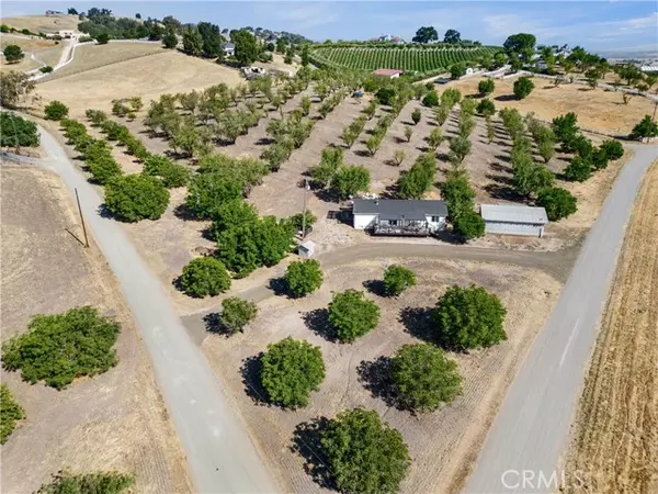 990 Akron Road, Templeton, CA 93465