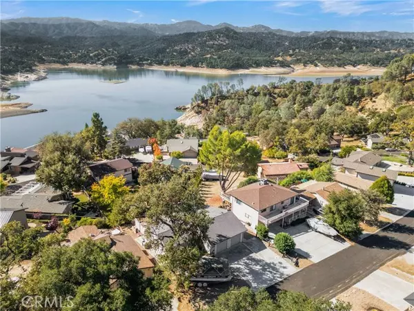 Bradley, CA 93426,8799 Circle Oak