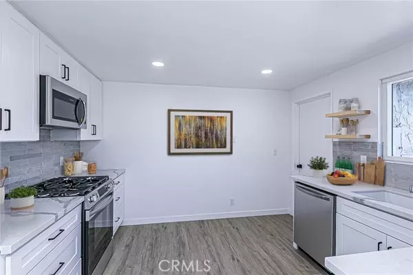 Lompoc, CA 93436,516 N L