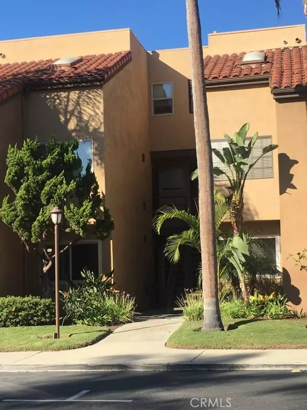 305 Coral Reef Drive #6, Huntington Beach, CA 92648