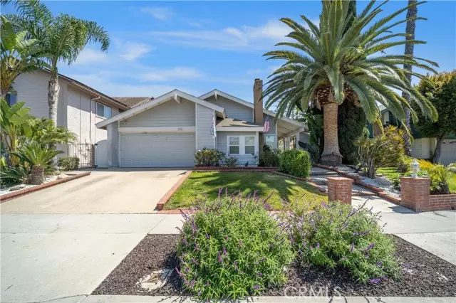 Lake Forest (el Toro), CA 92630,23332 Desert Wood Street