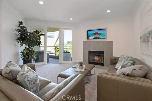 2253 Martin #406, Irvine, CA 92612