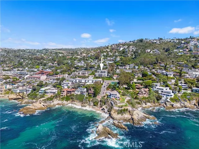 Laguna Beach, CA 92651,240 Moss Street #6