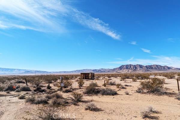 7 Northside Rd, Lucerne Valley, CA 92356