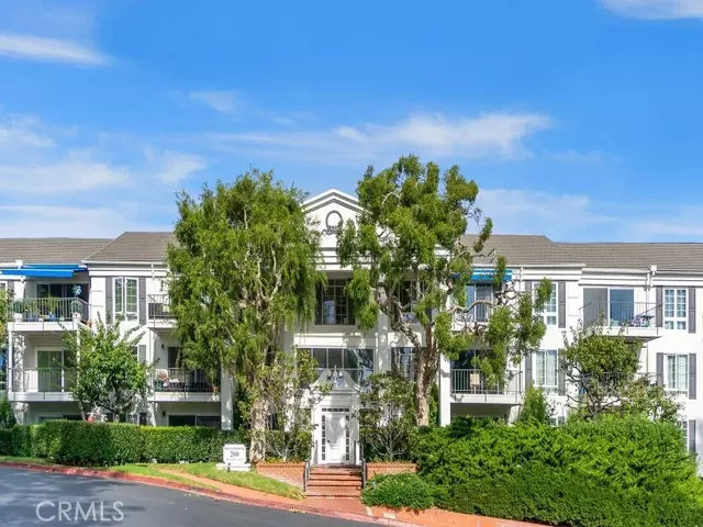 Newport Beach, CA 92663,200 Mcneil Lane #204