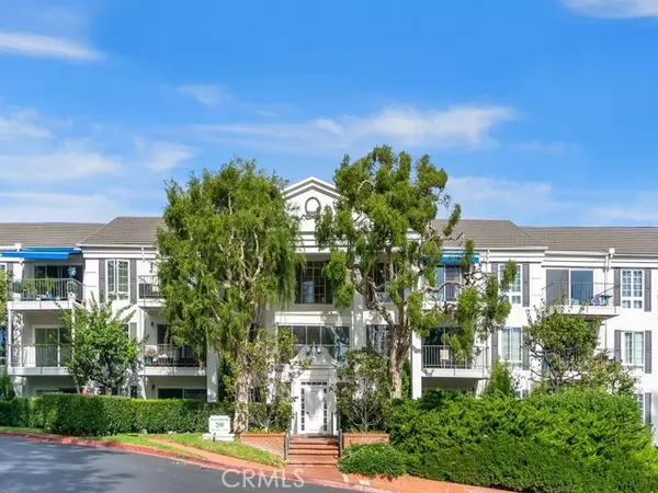 200 Mcneil Lane #204, Newport Beach, CA 92663