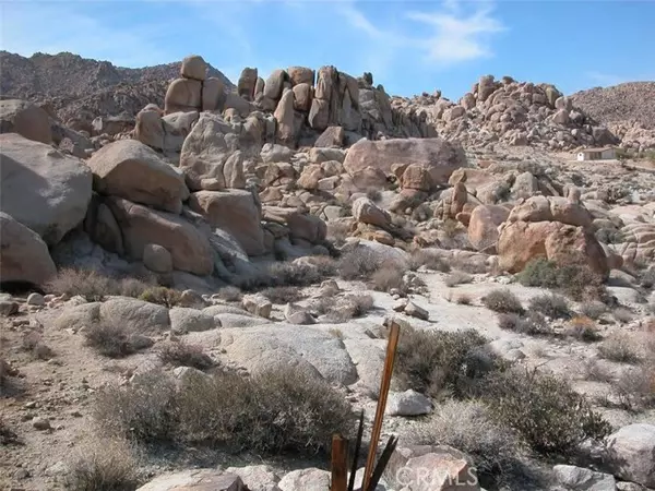 Joshua Tree, CA 92252,9 Stoney Crest Road