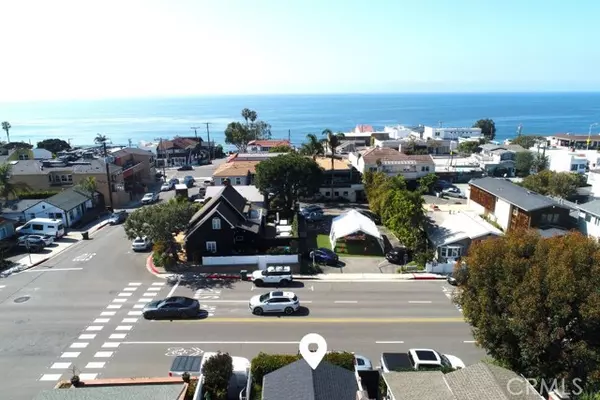 Laguna Beach, CA 92651,1086 Glenneyre Street