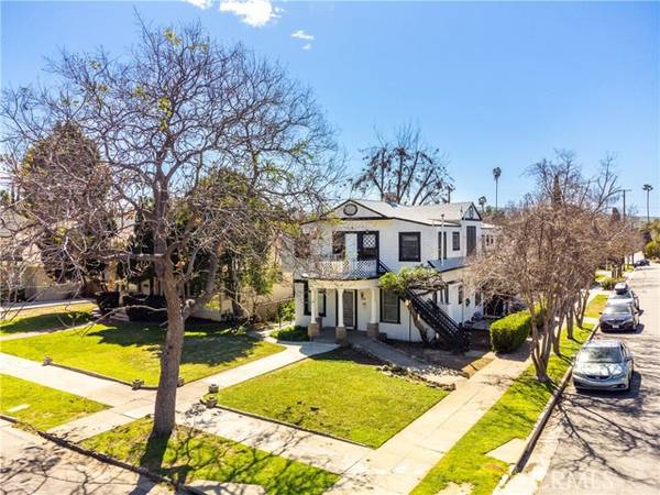 102 Parkwood Drive, Redlands, CA 92373