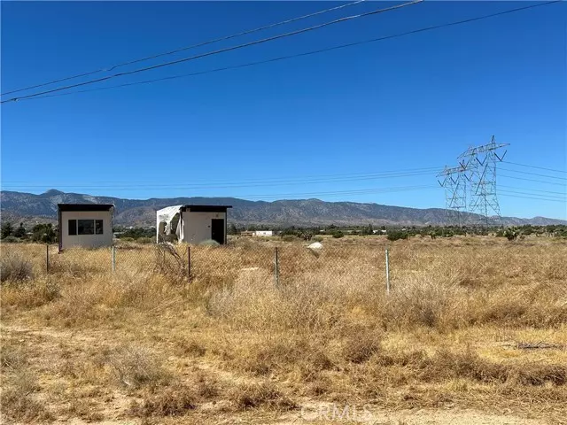5755 Coyote Road, Phelan, CA 92371