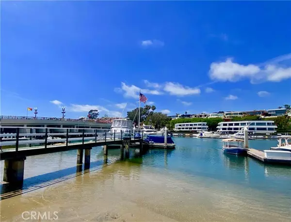 Newport Beach, CA 92662,1407 N Bay Front