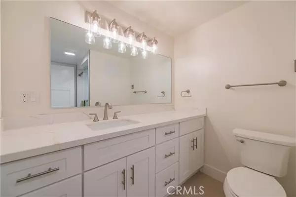 13902 Thunderbird #8J, Seal Beach, CA 90740