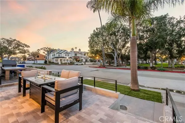 Newport Beach, CA 92661,326 L Street