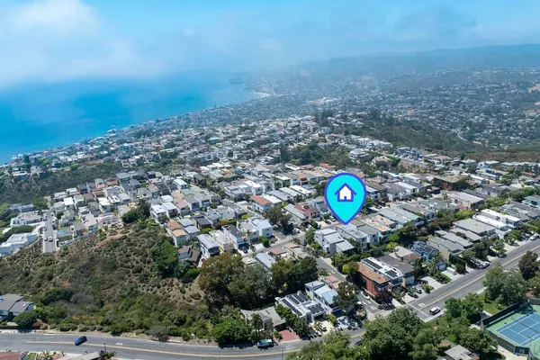 Laguna Beach, CA 92651,922 TIA JUANA Street