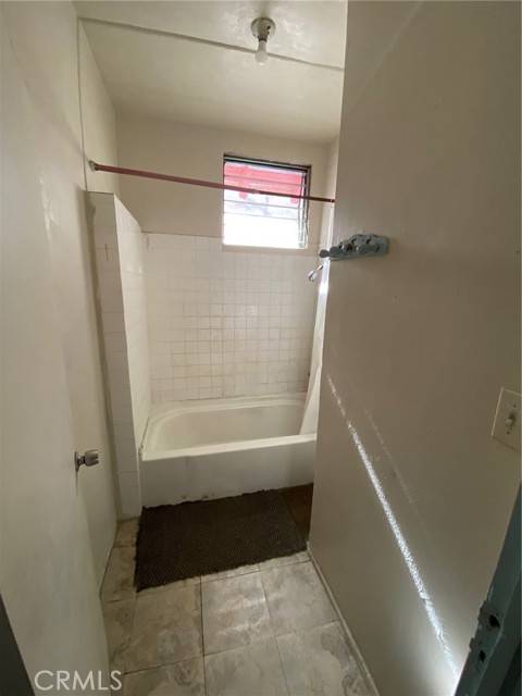 Los Angeles, CA 90006,1037 S Bonnie Brae Street