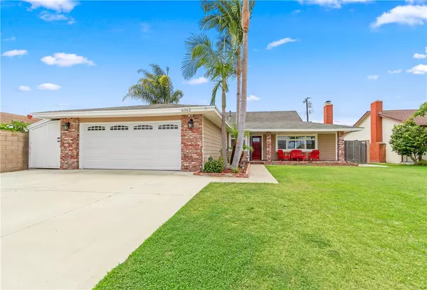 Huntington Beach, CA 92647,6062 Vane Circle