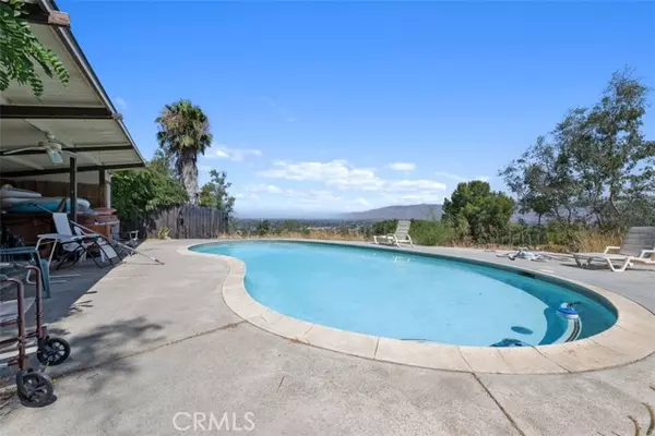 28310 Vista Del Valle, Hemet, CA 92544