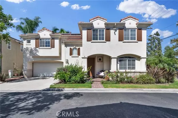 2541 Santa Ana Avenue, Costa Mesa, CA 92627