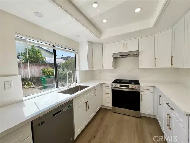 Irvine, CA 92614,30 Briarglen