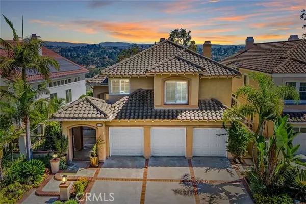 26582 Meadow Crest Drive, Laguna Hills, CA 92653