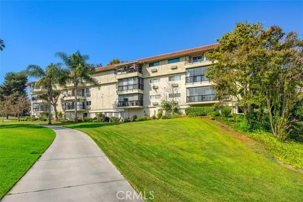 Laguna Woods, CA 92637,2388 Via Mariposa W #2A