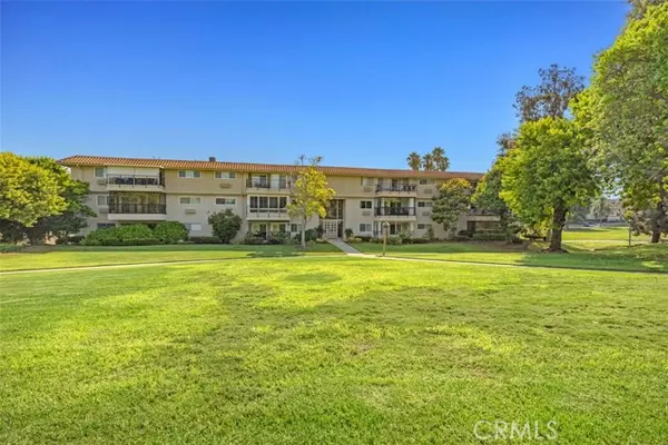 Laguna Woods, CA 92637,2388 Via Mariposa W #2A