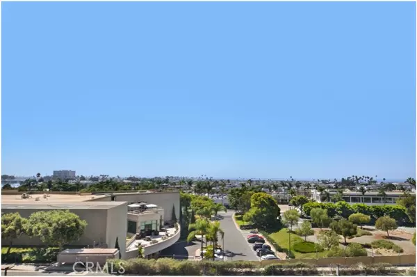 Newport Beach, CA 92663,280 Cagney Ln #214