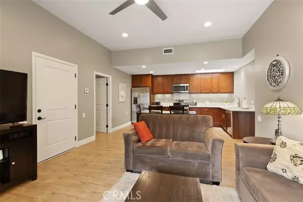 Laguna Woods, CA 92637,2049 Via Mariposa #H