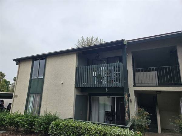 23240 Orange Avenue #2, Lake Forest (el Toro), CA 92630