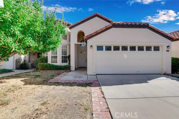 19197 Oak Street, Apple Valley, CA 92308