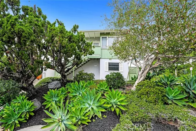 296 La Brea Street, Laguna Beach, CA 92651