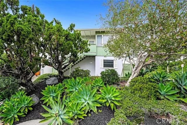 296 La Brea Street, Laguna Beach, CA 92651