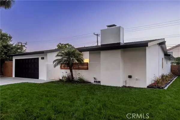 15271 Yorkshire Lane, Huntington Beach, CA 92647