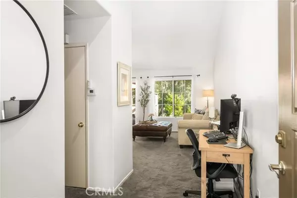 Lake Forest (el Toro), CA 92610,333 Chaumont Circle